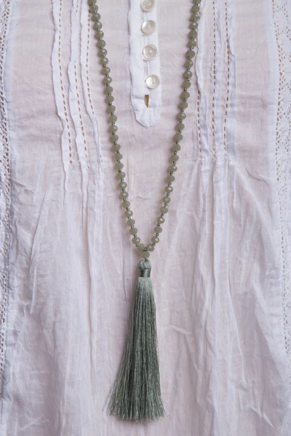 Bead Necklace (Light Grey)