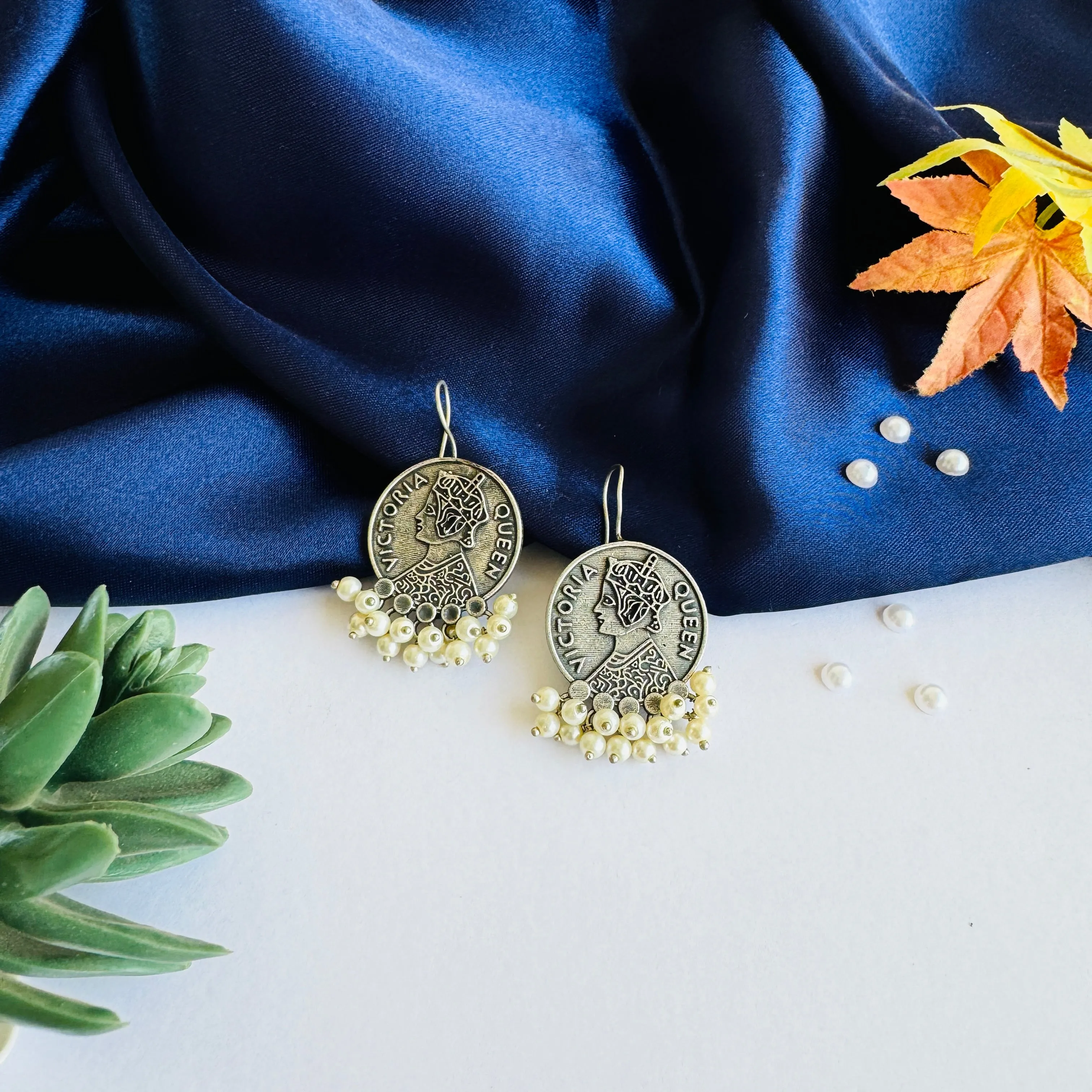 Kriva Cluster Earring